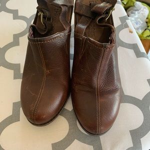 Timberland Brown clogs with heels